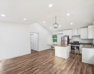 877 Yaupon Dr - Photo Thumbnail 6