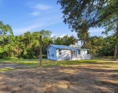 877 Yaupon Dr - Photo Thumbnail 24