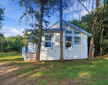 877 Yaupon Dr - Photo Thumbnail 3