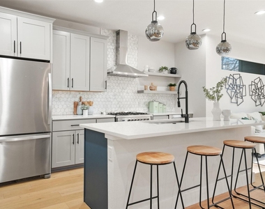 5109 Stone Gate Dr - Photo Thumbnail 2