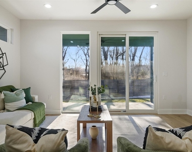 5109 Stone Gate Dr - Photo Thumbnail 9