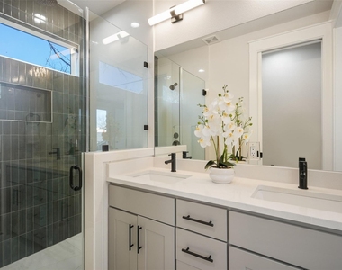 5109 Stone Gate Dr - Photo Thumbnail 17