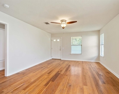 1502 Garden St - Photo Thumbnail 9