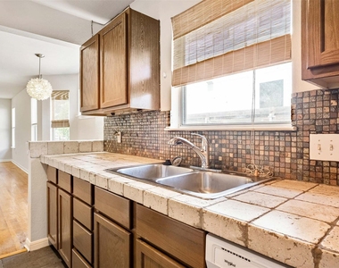 1502 Garden St - Photo Thumbnail 13