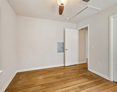1502 Garden St - Photo Thumbnail 7