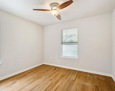 1502 Garden St - Photo Thumbnail 6