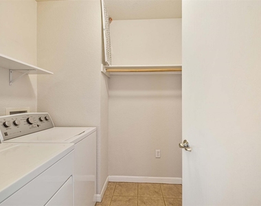 1502 Garden St - Photo Thumbnail 15