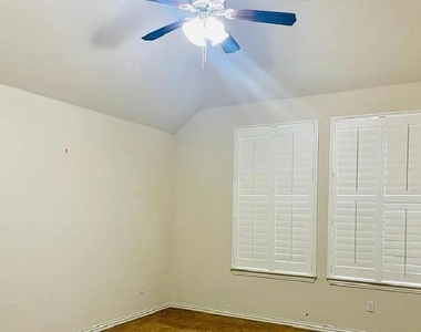 616 Garner Park Dr - Photo Thumbnail 3