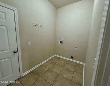 100 Brannan Place - Photo Thumbnail 13