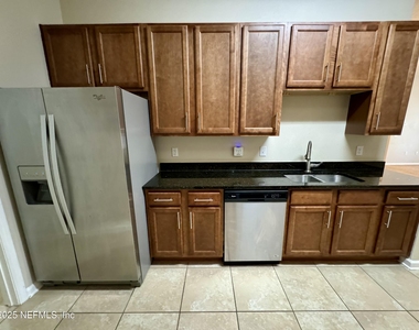 100 Brannan Place - Photo Thumbnail 5