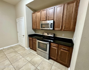 100 Brannan Place - Photo Thumbnail 6
