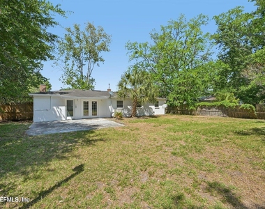 8032 Lourdes Drive S - Photo Thumbnail 16