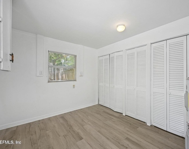 8032 Lourdes Drive S - Photo Thumbnail 15