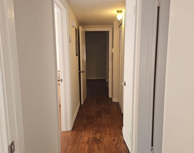 3448 Inwood Circle E - Photo Thumbnail 8