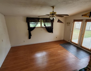 4940 Brighton Drive - Photo Thumbnail 5
