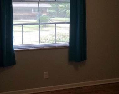 4940 Brighton Drive - Photo Thumbnail 6