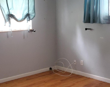 4940 Brighton Drive - Photo Thumbnail 7