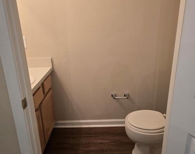 7854 Melvin Road - Photo Thumbnail 4