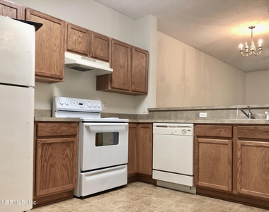 7887 Melvin Road - Photo Thumbnail 5