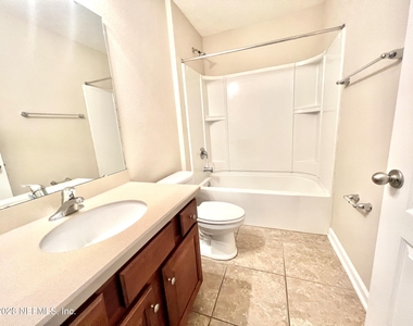 1009 Mayfair Creek Court - Photo Thumbnail 14