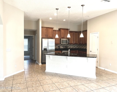 1009 Mayfair Creek Court - Photo Thumbnail 4