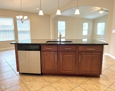 1009 Mayfair Creek Court - Photo Thumbnail 6
