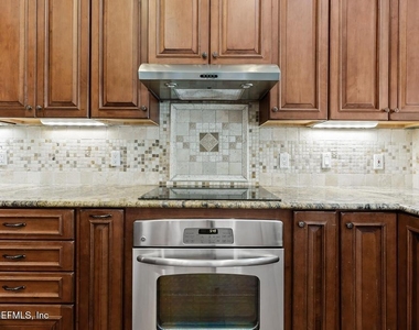 337 S Mill View Way - Photo Thumbnail 15