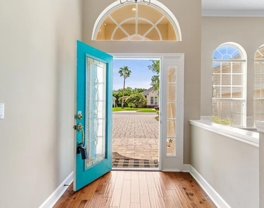 337 S Mill View Way - Photo Thumbnail 3