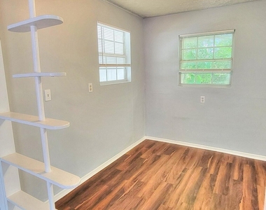 9348 Culpeper Avenue - Photo Thumbnail 5