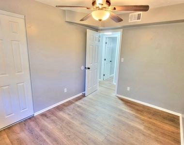 3319 Hunt Street - Photo Thumbnail 8