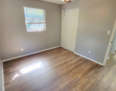 3319 Hunt Street - Photo Thumbnail 15