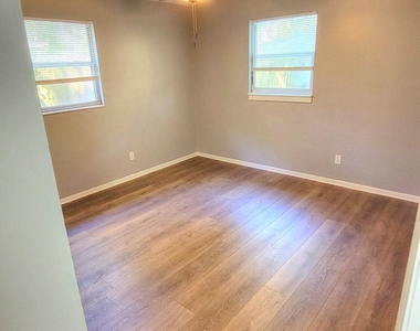 3319 Hunt Street - Photo Thumbnail 11