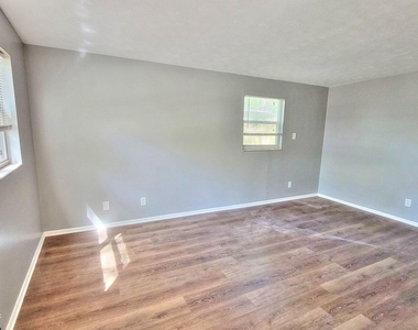 3319 Hunt Street - Photo Thumbnail 1