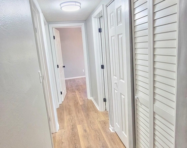 3319 Hunt Street - Photo Thumbnail 5