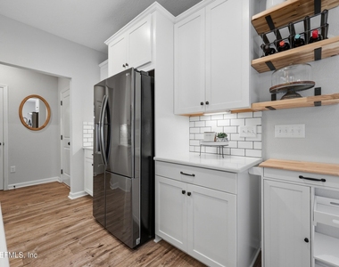 184 Dahlia Falls Drive - Photo Thumbnail 9