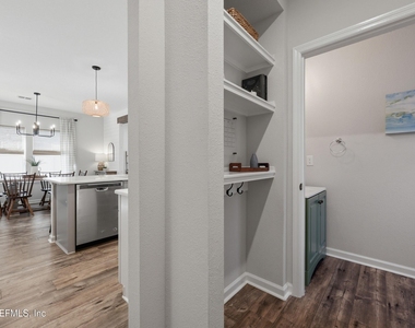 184 Dahlia Falls Drive - Photo Thumbnail 21