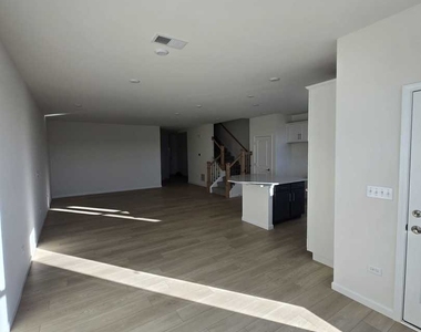 24354 W Alexis Lane - Photo Thumbnail 7