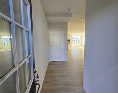 24354 W Alexis Lane - Photo Thumbnail 2