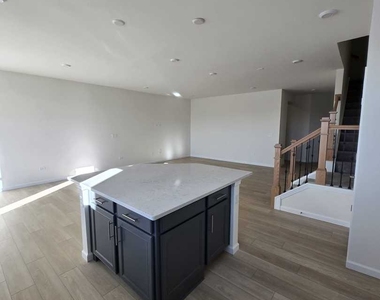 24354 W Alexis Lane - Photo Thumbnail 4