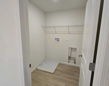 24354 W Alexis Lane - Photo Thumbnail 16