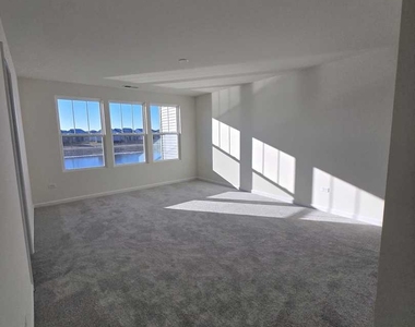 24354 W Alexis Lane - Photo Thumbnail 13