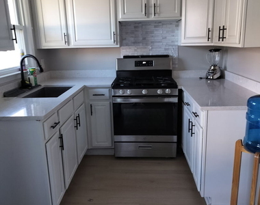 557 E Division Street - Photo Thumbnail 1