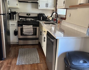 557 E Division Street - Photo Thumbnail 1