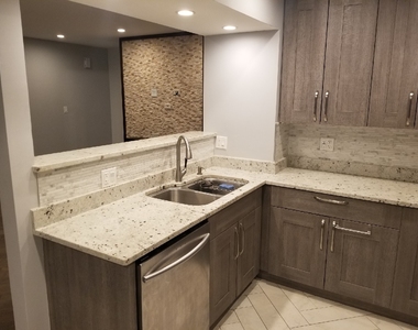 544 Inverrary Lane - Photo Thumbnail 3