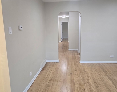 4116 W 109 Street - Photo Thumbnail 2