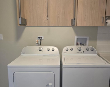 4116 W 109 Street - Photo Thumbnail 14