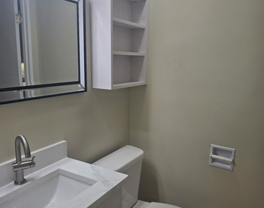 4116 W 109 Street - Photo Thumbnail 13