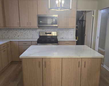 4116 W 109 Street - Photo Thumbnail 4