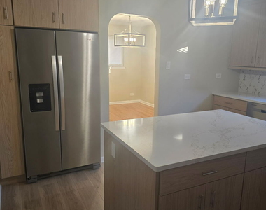 4116 W 109 Street - Photo Thumbnail 5