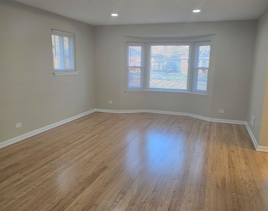4116 W 109 Street - Photo Thumbnail 1